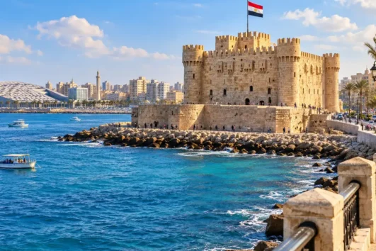 Alexandria Tagesausflug ab Kairo mit Qaitbay-Zitadelle am Mittelmeer.
